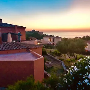 https://calarossa-village-isola-rossa.in-sardinia.net